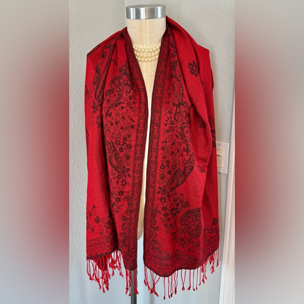 Red Pashmina with Paisley Design - Picture 2 of 5